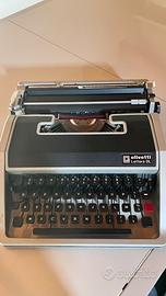Macchina da scrivere Olivetti