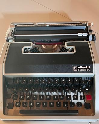 Macchina da scrivere Olivetti