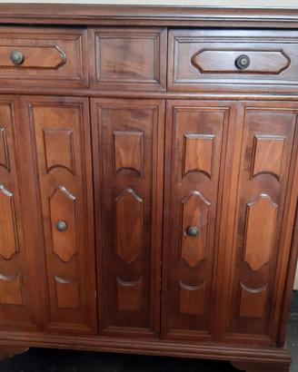 Mobiletto in legno