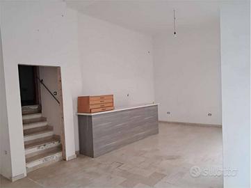 Immobile di 70 m² con 1 locale a Sparanise