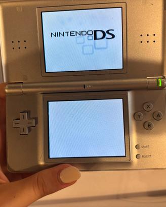 Nintendo DS Lite Argento + caricabatterie + giochi