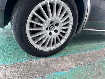 Cerchi Alfa romeo 17 con gomme invernali