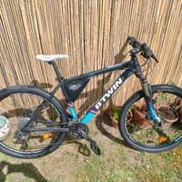 bicicletta Mtb Rockrider 560