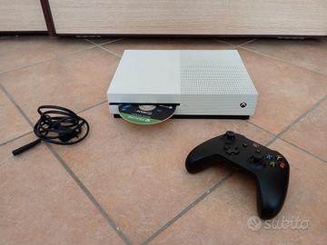 Xbox one S + FIFA 22