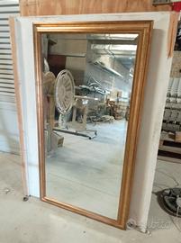 specchio in legno dorato 