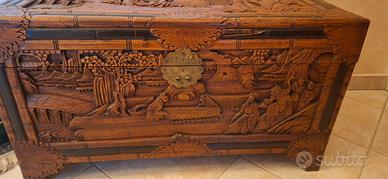 cassapanca cinese in legno di canfora 