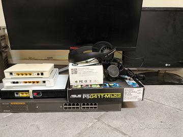 lotto 2 monitor Router scheda madre ecc