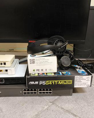 lotto 2 monitor Router scheda madre ecc