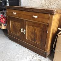 Mobiletto antico in legno