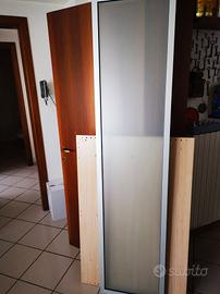 Parete mobile in plexiglass semitrasparente