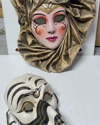 Maschere veneziane in cartapesta