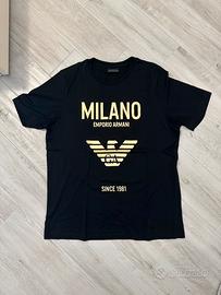 T-shirt Emporio Armani com scritte dorate