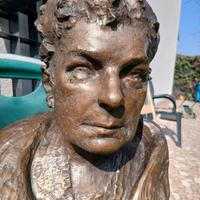 grossa scultura  in bronzo 