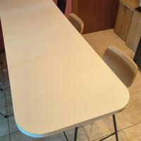 Tavolo snack + 2 sgabelli alti