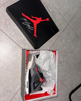 Air Jordan 4 infrared