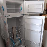 Frigorifero nuovo cucina a gas usata come nuova