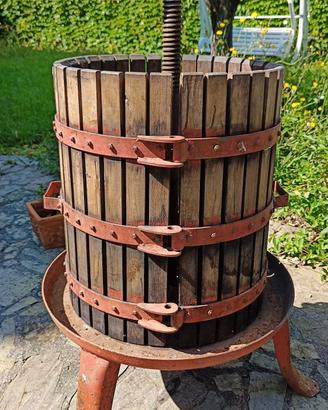 attrezzatura per fare il vino