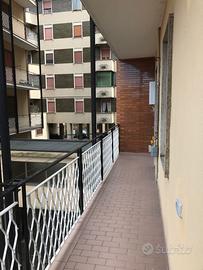 Stanza singola con terrazzo in trilocale 76 Mq