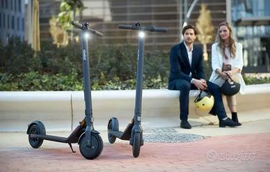 Monopattino Elettrico SEGWAY Ninebot E22E