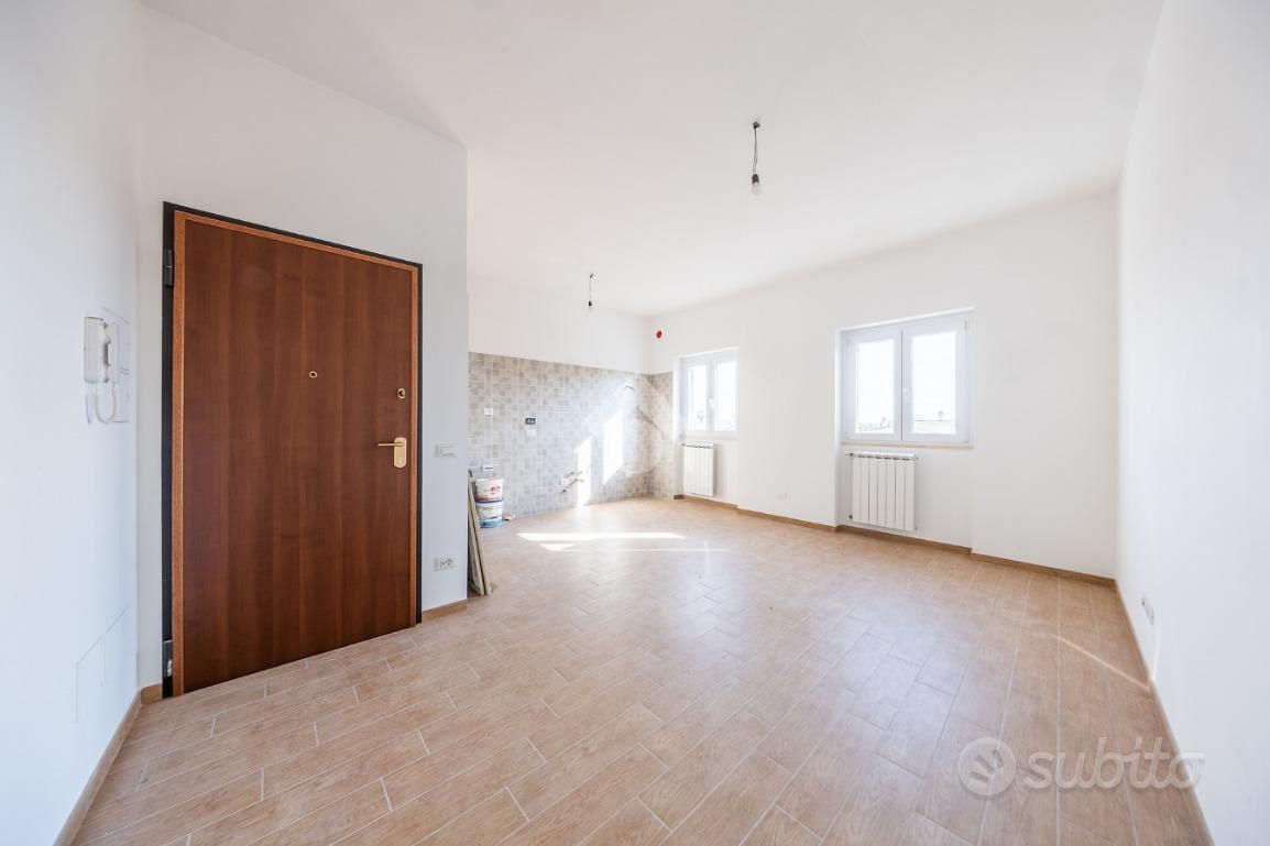 Apartment in Roma, Lunghezza - More