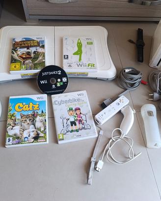 Nintendo Wii Bianca + Balance Board + 5 Giochi