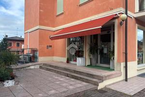 NEGOZIO A QUATTRO CASTELLA
