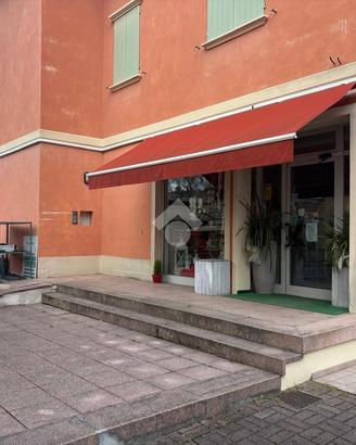 NEGOZIO A QUATTRO CASTELLA