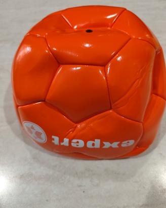 Pallone da calcio arancione