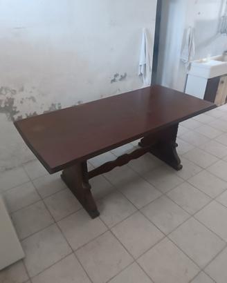 Tavolo in legno