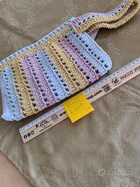 Pochette fatta a mano all'uncinetto