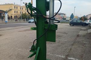 spacca legna per trattore agricolo