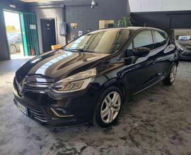 RENAULT Clio dCi 8V 90 CV 5 porte Moschino Inten