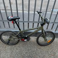 BMX Bianchi color verde militare opaco