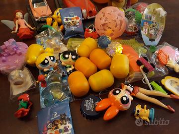 Lotto giochini vari + sorpresine Kinder