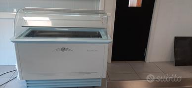 Vetrina per gelato