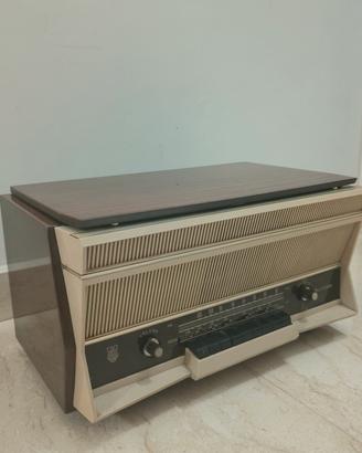 Radio con giradischi d'epoca anni  '60