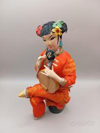Bambola orientale da collezione vintage