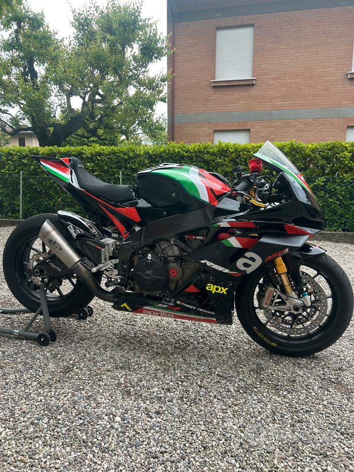 Aprilia Rsv4rf Aprilia Rsv4 Usata Aprilia RSV4 RF 2017 Rennstrecke