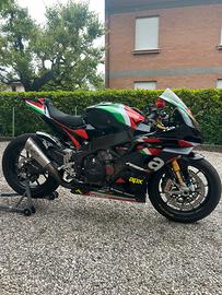 Aprilia rsv4 1000 factory