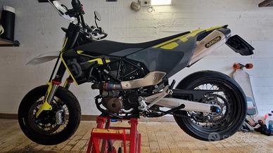 husqvarna 701 supermoto '23