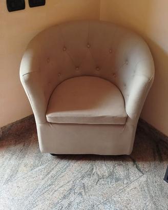 Poltroncina a bottoni grigia