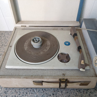 Giradischi vintage Fonmusik Milano