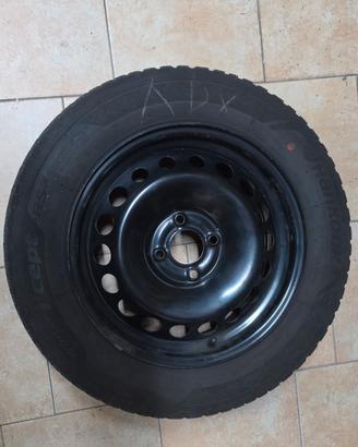 4 cerchi + gomme + copricerchi per Renault Clio
