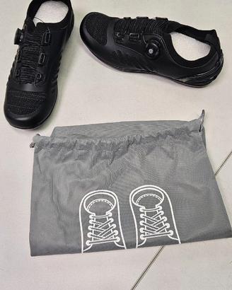 SCARPE DA CICLISMO TG.44 PER PEDALI FLAT