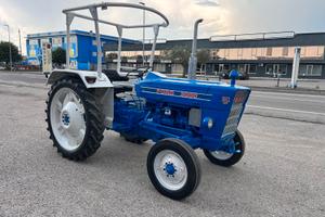 ford 3000 Y con tettuccio di protezione