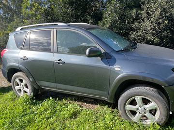 Toyota rav 4 x pezzi