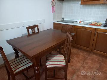 Mobili cucina e divano