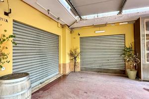 Ampio locale al piano terra in area commerciale se