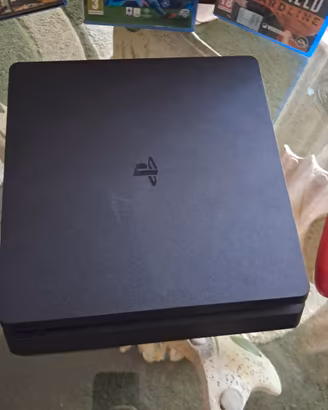 PlayStation 4 Slim 1TB + Controller Originale