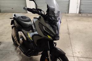 X ADV 750  